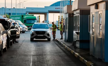 Казахстанцам разрешили ездить на авто с иностранными номерами