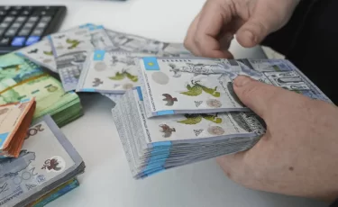 Halyk и Kaspi просели, а малые банки рванули вверх