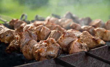 Шашлык бьет по карману: сколько придется заплатить за мясо