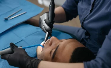 Казахстанские семьи тратят на зубы 400 000 тенге в год: как платить меньше