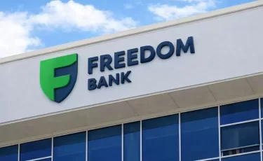 Freedom Bank закроет счета без операций и денег
