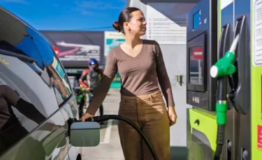 Почему из-за бензина в Казахстане дорожает почти все