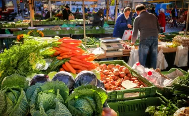 Названы дни, когда можно купить продукты дешевле в Астане