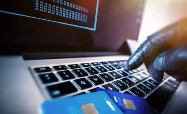 Казахстанка заметила слежку через eGov и потребовала объяснений от Freedom Bank