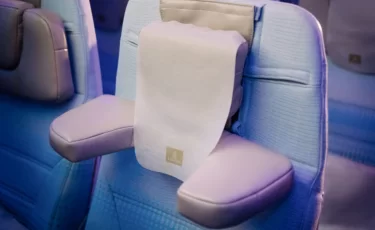 Emirates первой в мире внедрила новый подголовник для пассажиров экономкласса