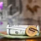 Курс рванул вверх: евро бьет рекорды, доллар поджимает