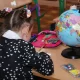 Дешевая школьная форма опасна для детей, заявил эксперт