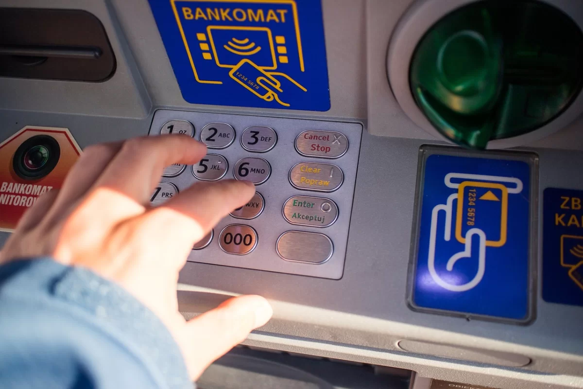 Ваш счет заблокирован? Как вернуть доступ к своим деньгам