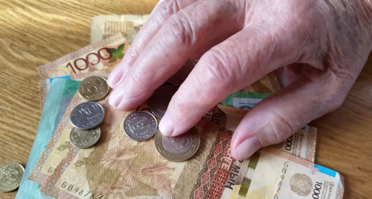 Казахстанская пенсионерка продала квартиру и перевела 18,5 млн тенге мошенникам, думая, что участвует в спецоперации