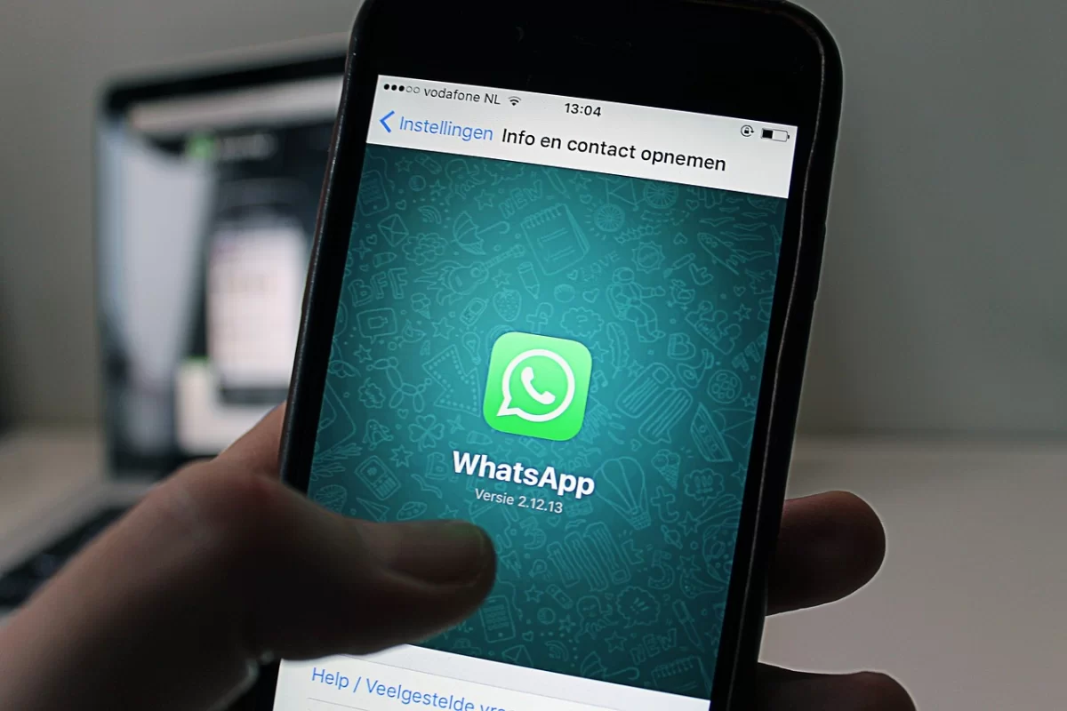 WhatsApp стал еще ярче: новые темы чатов, обои и значки