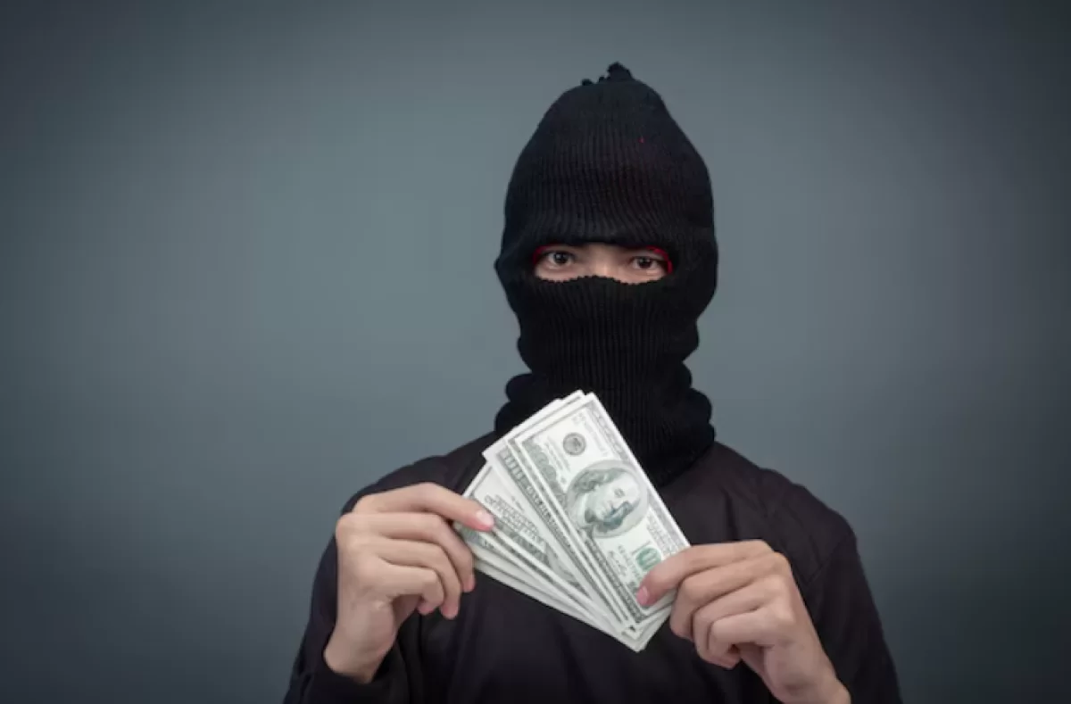 В Казахстане мошенники выманили у пенсионерки 13 млн тенге, убедив в ложной аварии