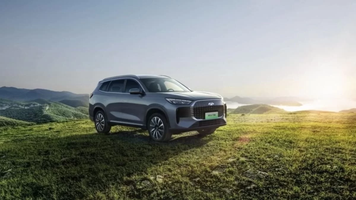 Chery представила новый кроссовер Fulwin T8 с запасом хода более 2000 км