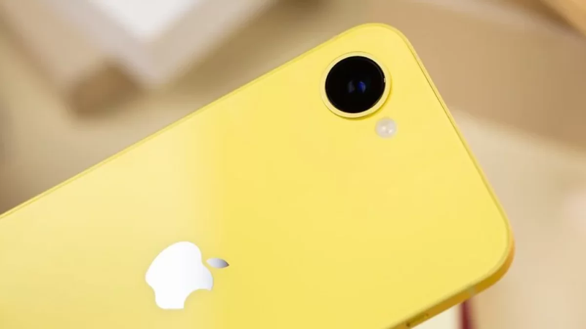 Где казахстанцам выгоднее купить iPhone 16e: сравниваем цены и условия