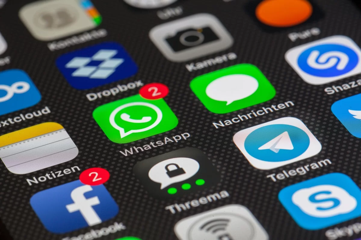 WhatsApp назвали дешевой копией Telegram