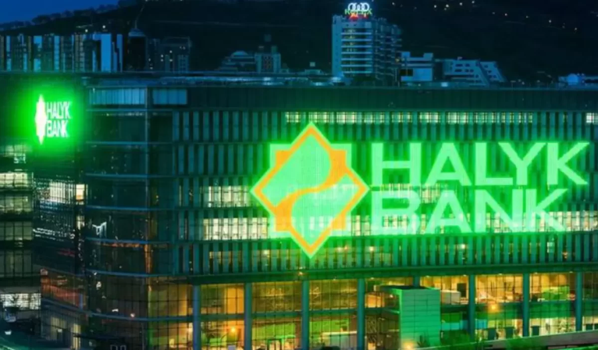 Почему в Halyk наушники дешевле, чем в Kaspi
