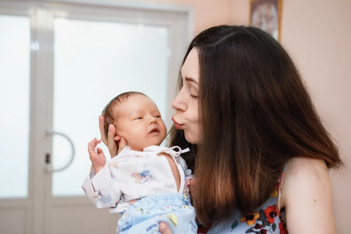 Женщина отсудила 8,9 млн тенге из-за врачебной ошибки при родах