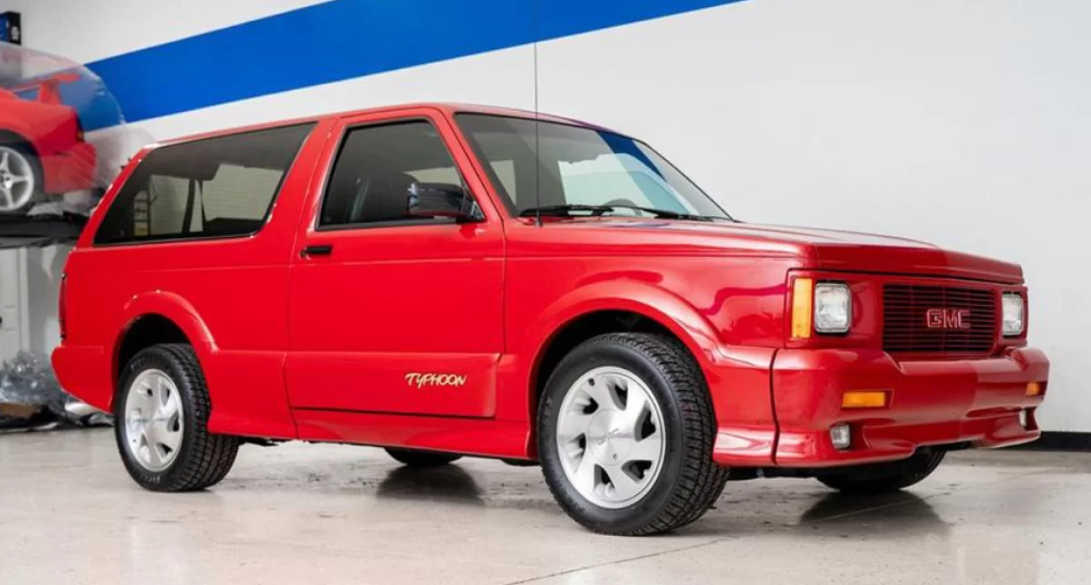 Редкий GMC Typhoon 1993 года продали за $226 000 — дороже Cayenne и Range Rover