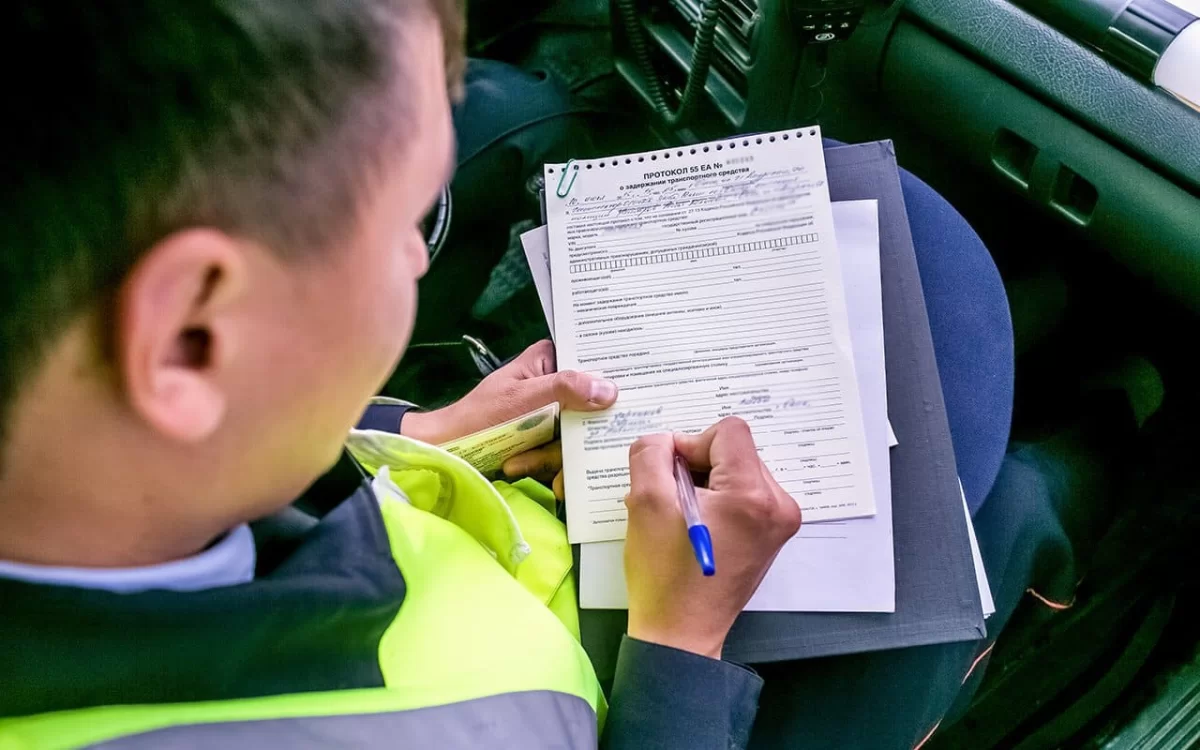 Автовладельцев в Казахстане ждут жесткие штрафы и пени