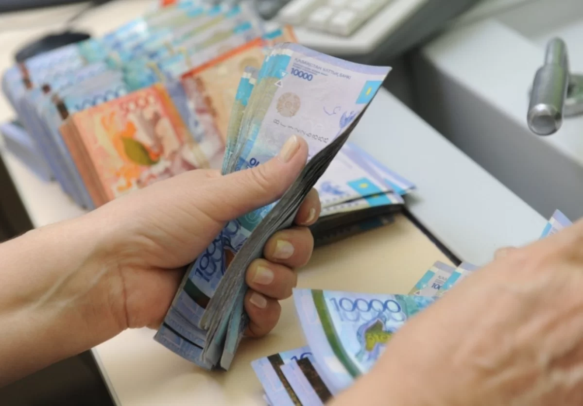 Минимальная зарплата в Казахстане: разрушает бизнес или создаёт стабильность?