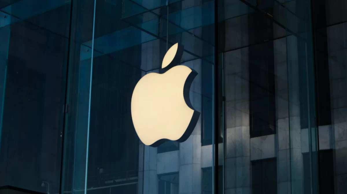 Пользователи подали в суд на Apple: Siri оказалась не такой умной, как обещали