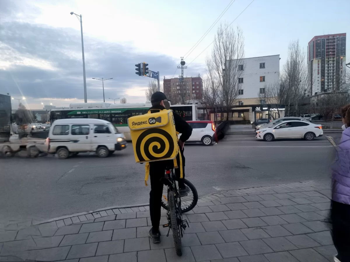 В Астане частично перекроют еще одну центральную улицу