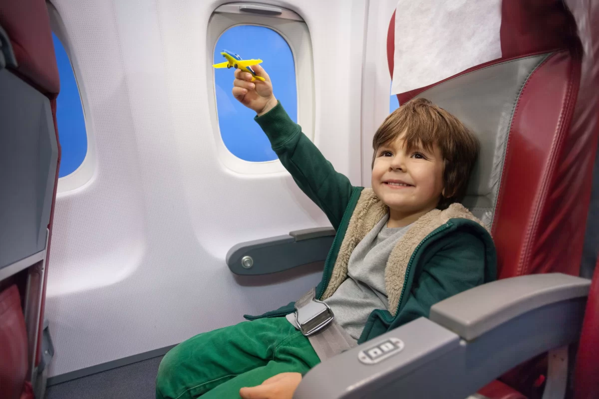 Летать без родителей могут дети через Kaspi Travel