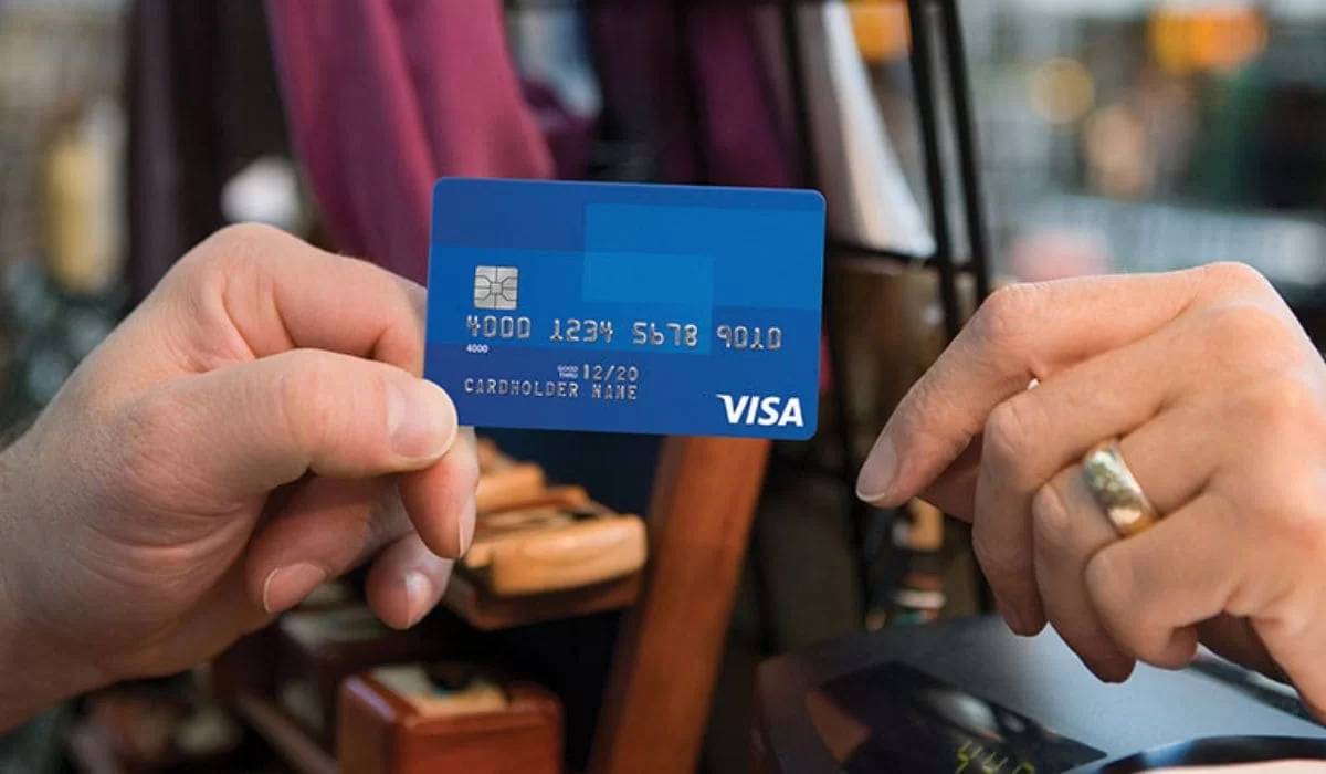Карта пропала за границей: инструкция от Home Credit