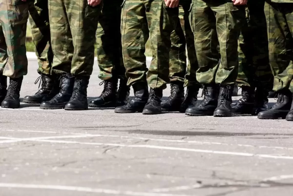 «Мы не просим подарков»: казахстанские военные требуют не лишать их жилья