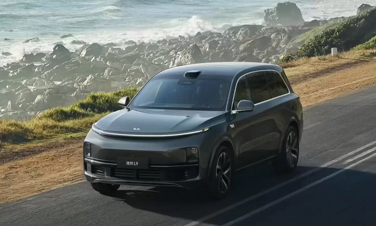 Li Auto уходит в минус: электрокар загорелся — продажи рухнули