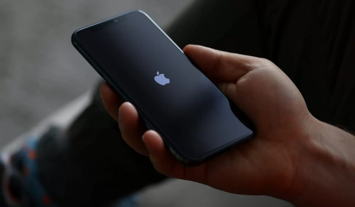 Владельцам iPhone грозит кража данных и денег