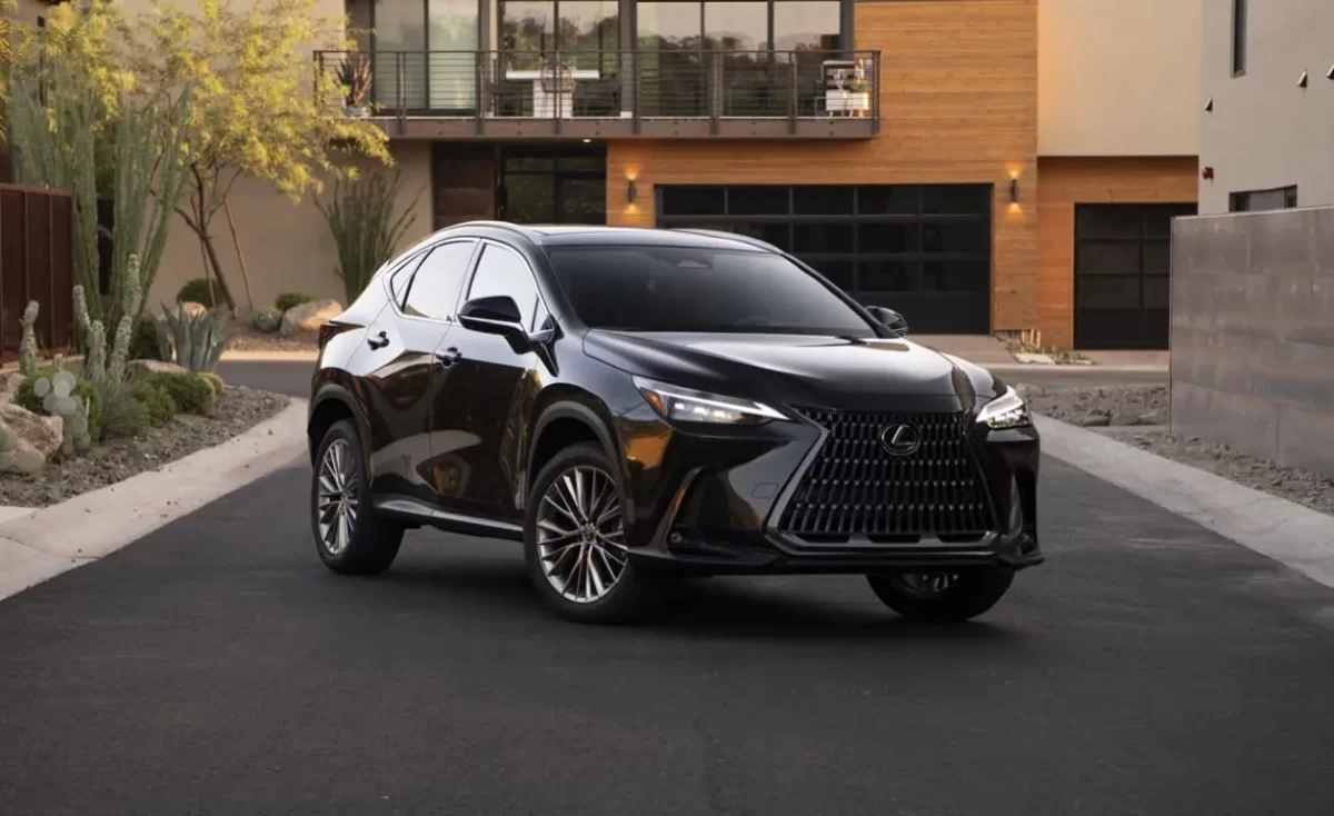 Lexus объявил отзыв 144 тысяч автомобилей