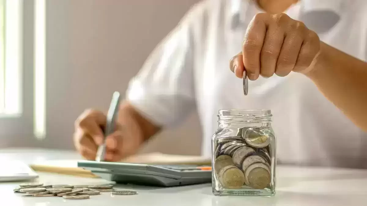 Почему повышение зарплат не делает казахстанцев богаче