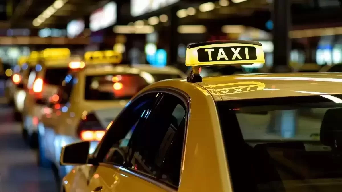 Такси в Казахстане могут подорожать из-за спора о соцплатежах