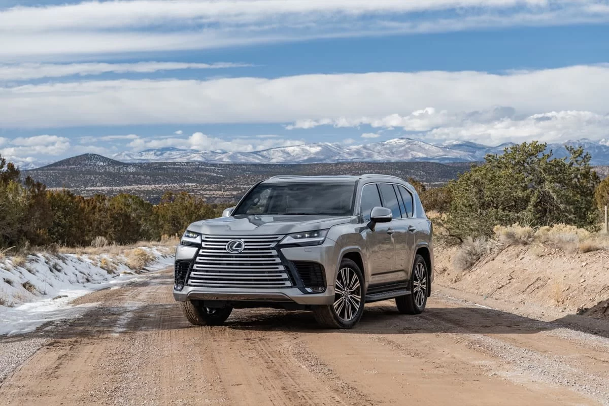 Lexus отзывает внедорожники LX: опасная проблема с сиденьем