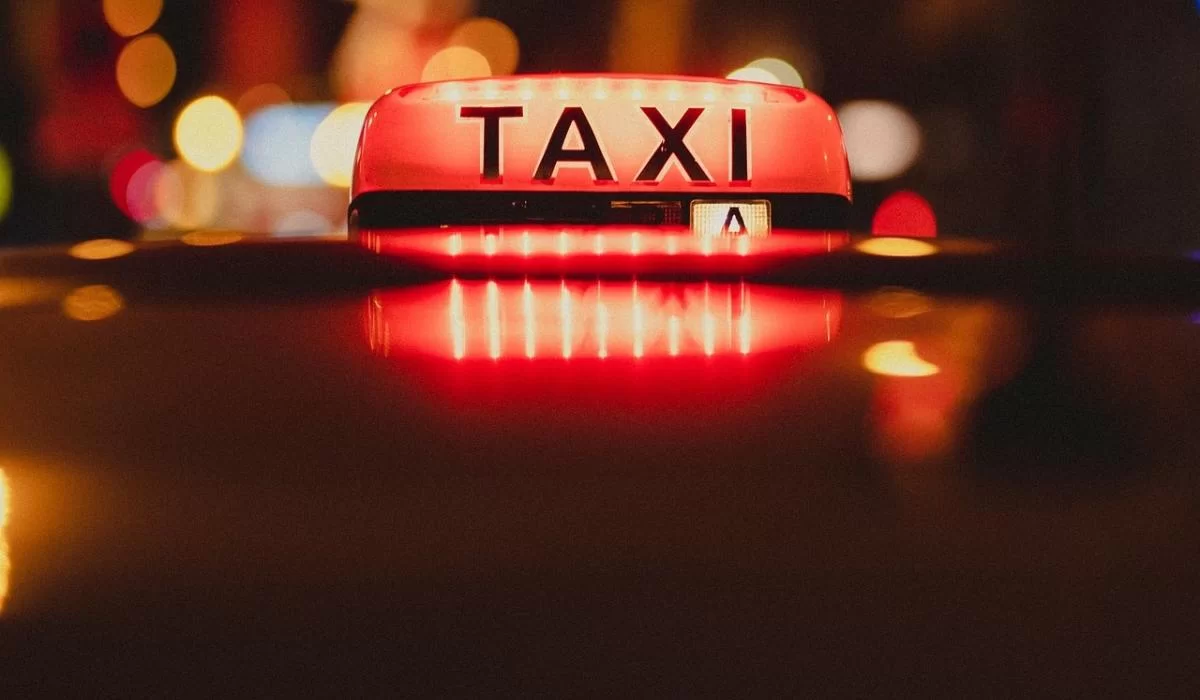 Таксистов в Казахстане привяжут к конкретным авто