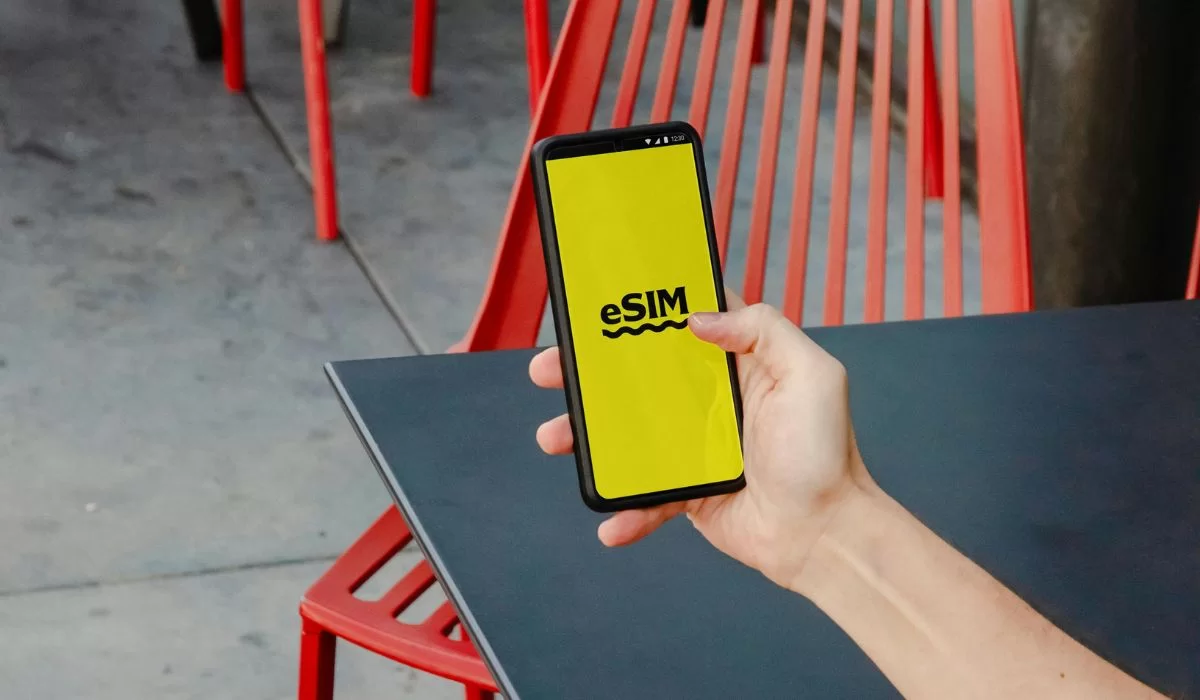 eSIM в Казахстане: что это такое, как работает и как подключить