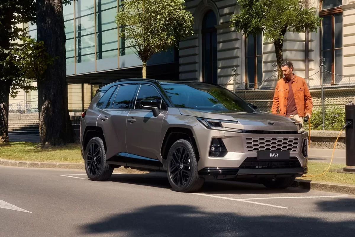 Toyota RAV4 возглавил рейтинг самых популярных авто