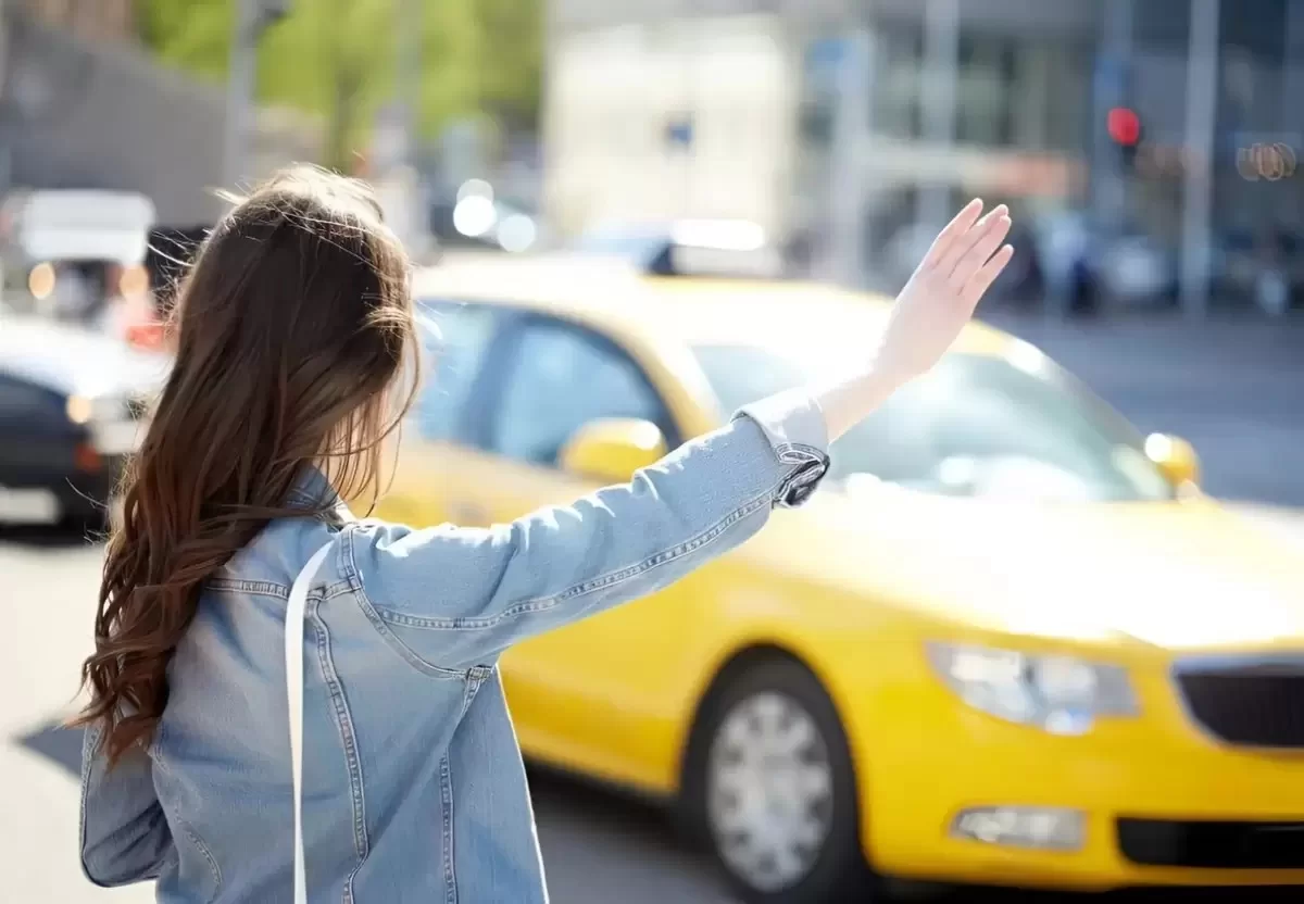 Как бесплатно доехать в аэропорт: лайфхак с авиабилетами