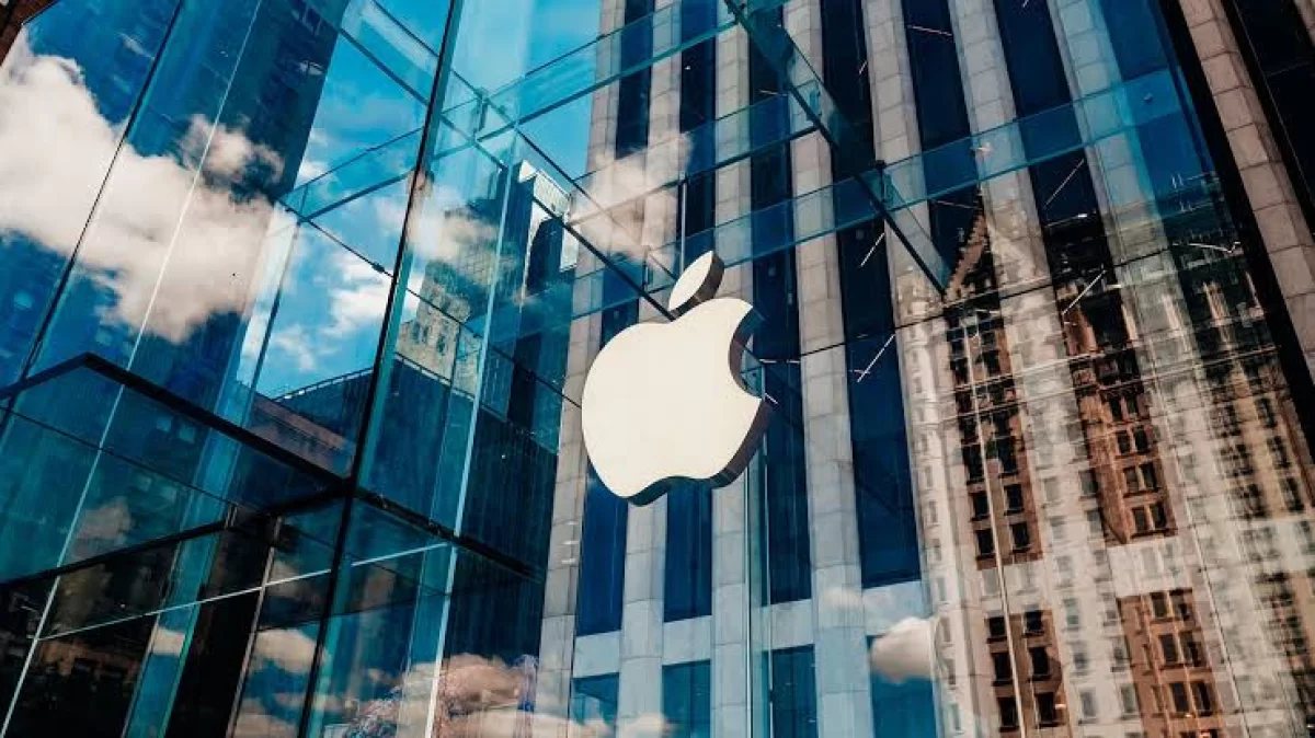 Складной iPhone все ближе: Apple резко увеличивает планы по производству