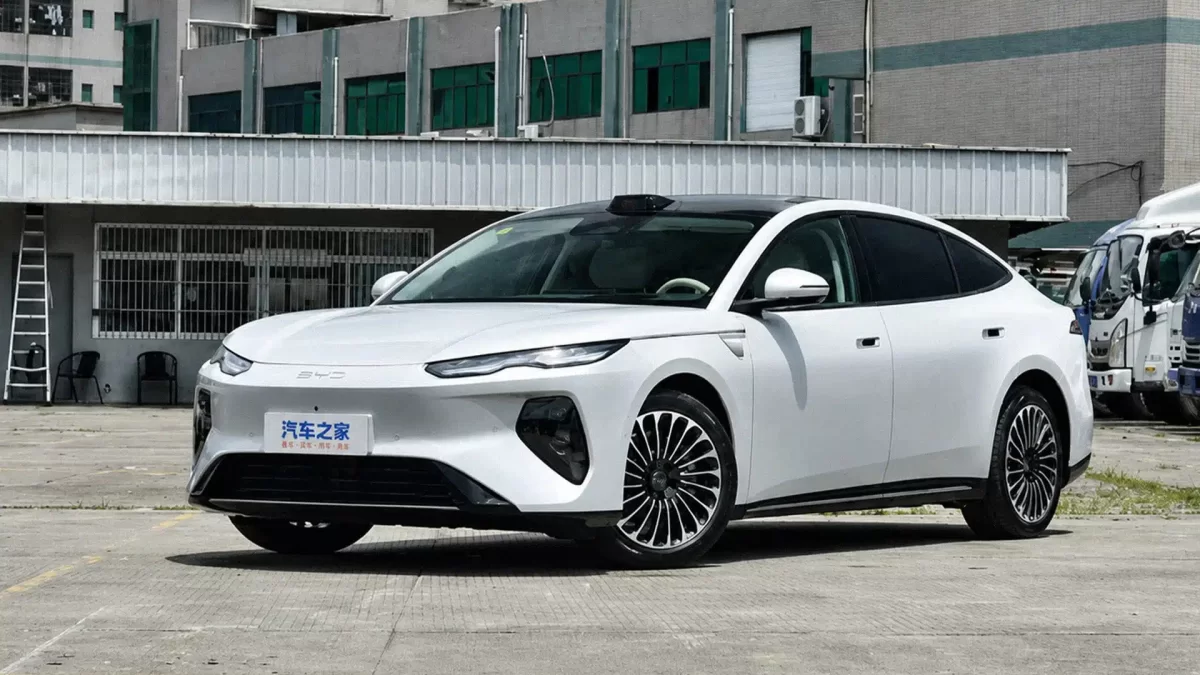 Новый флагман BYD может проехать от Астаны до Шымкента без остановки