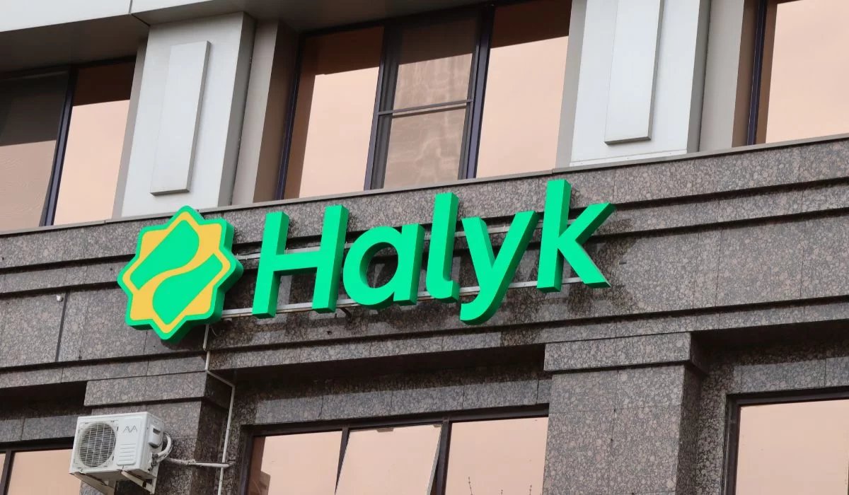 Halyk Bank введет новую комиссию за переводы в Россию и Беларусь