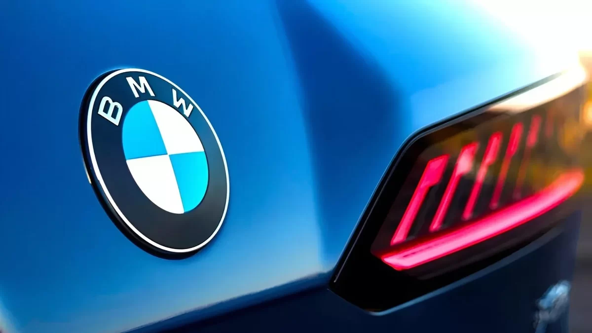 BMW срочно отзывает автомобили из-за риска возгорания