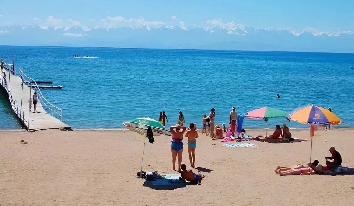 Казахстанцам упростили поездки на Иссык-Куль до конца лета