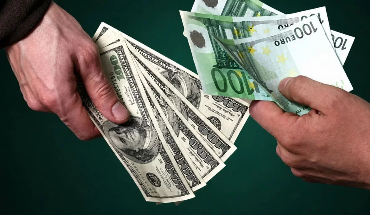 Курсы валют в Казахстане на 31 июля: доллар дешевеет, евро растет