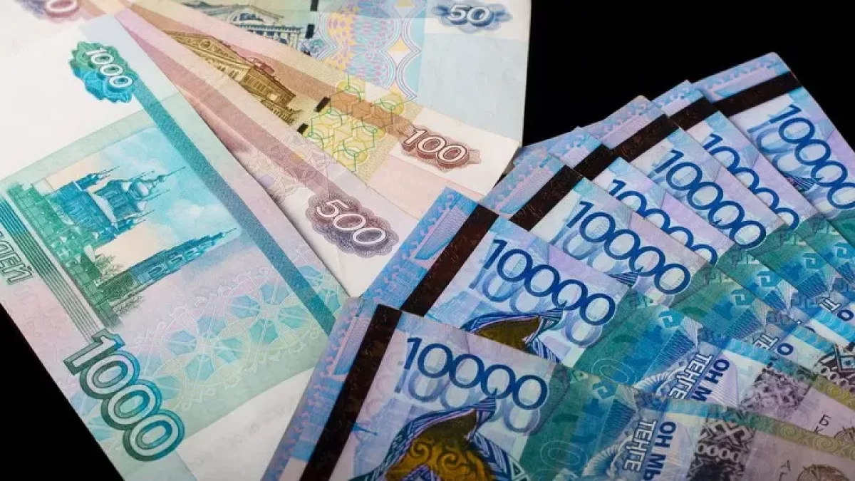 Рубль стал сильнее давить на казахстанский бизнес: данные Нацбанка