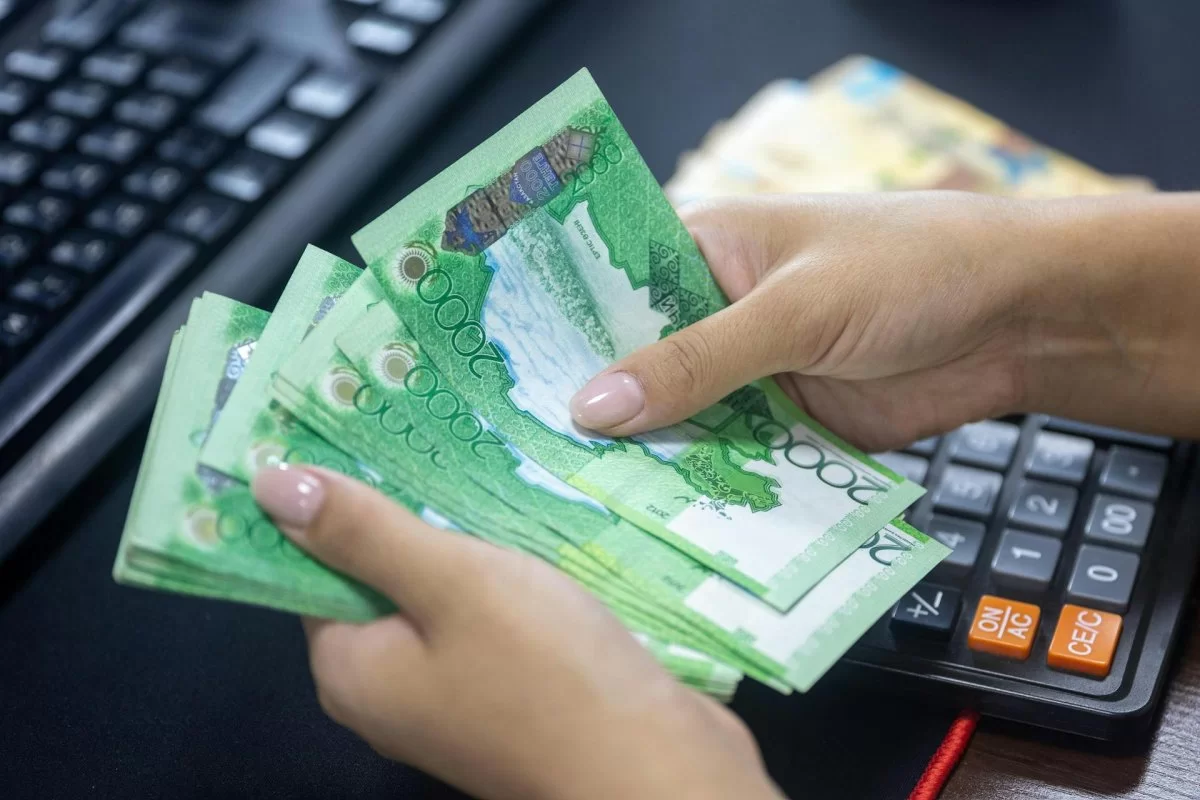 Казахстанцы стали хранить в банках на 4,6 трлн теңге больше
