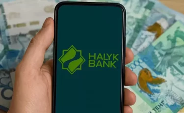 Клиенты Halyk пожаловались на непонятные доплаты к автостраховке