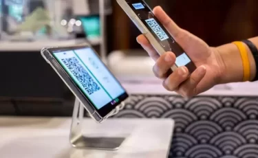QR-оплата обогнала банковские карты в Казахстане