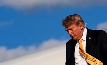 Трамп предложил выплатить каждому американцу по 2,7 млн тенге