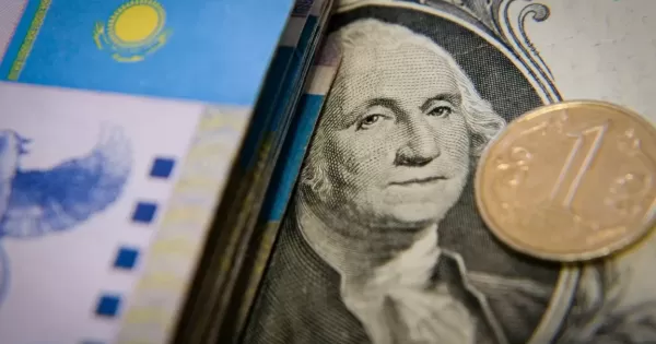 Грозит ли Казахстану девальвация? В Минэкономики объяснили ситуацию с тенге